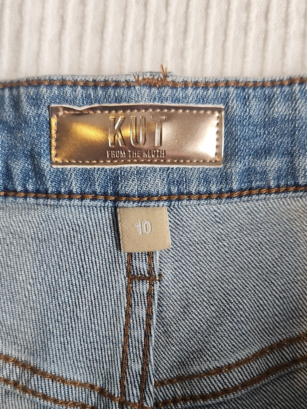 KUT From The Kloth High Rise Hailey Bermuda: Vintage Blue - Picture 6 of 14